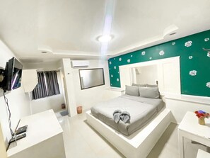 Habitació individual, 1 llit de matrimoni gran, no fumadors, banyera | Cortines opaques i wifi gratuïta 