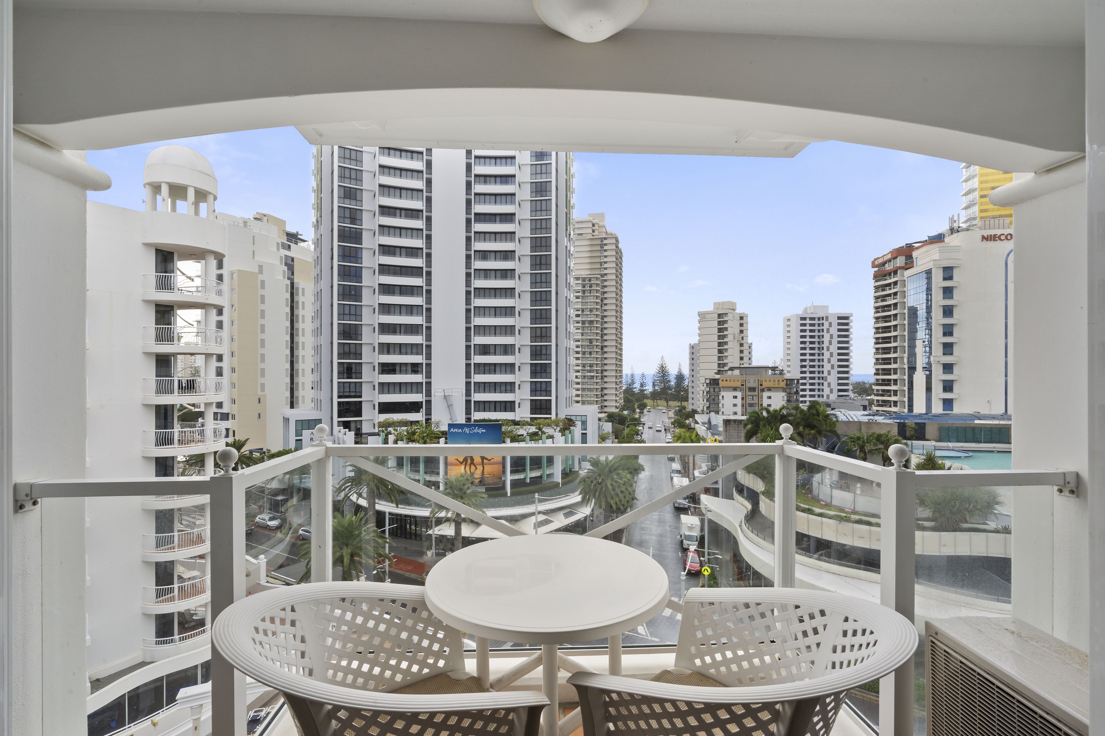 Departamento, 2 habitaciones, vista a la ciudad | Balcón