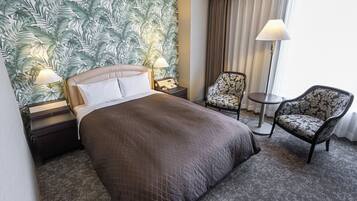 Quarto casal luxo, para fumantes | Cofres nos quartos, Wi-Fi de cortesia, roupa de cama