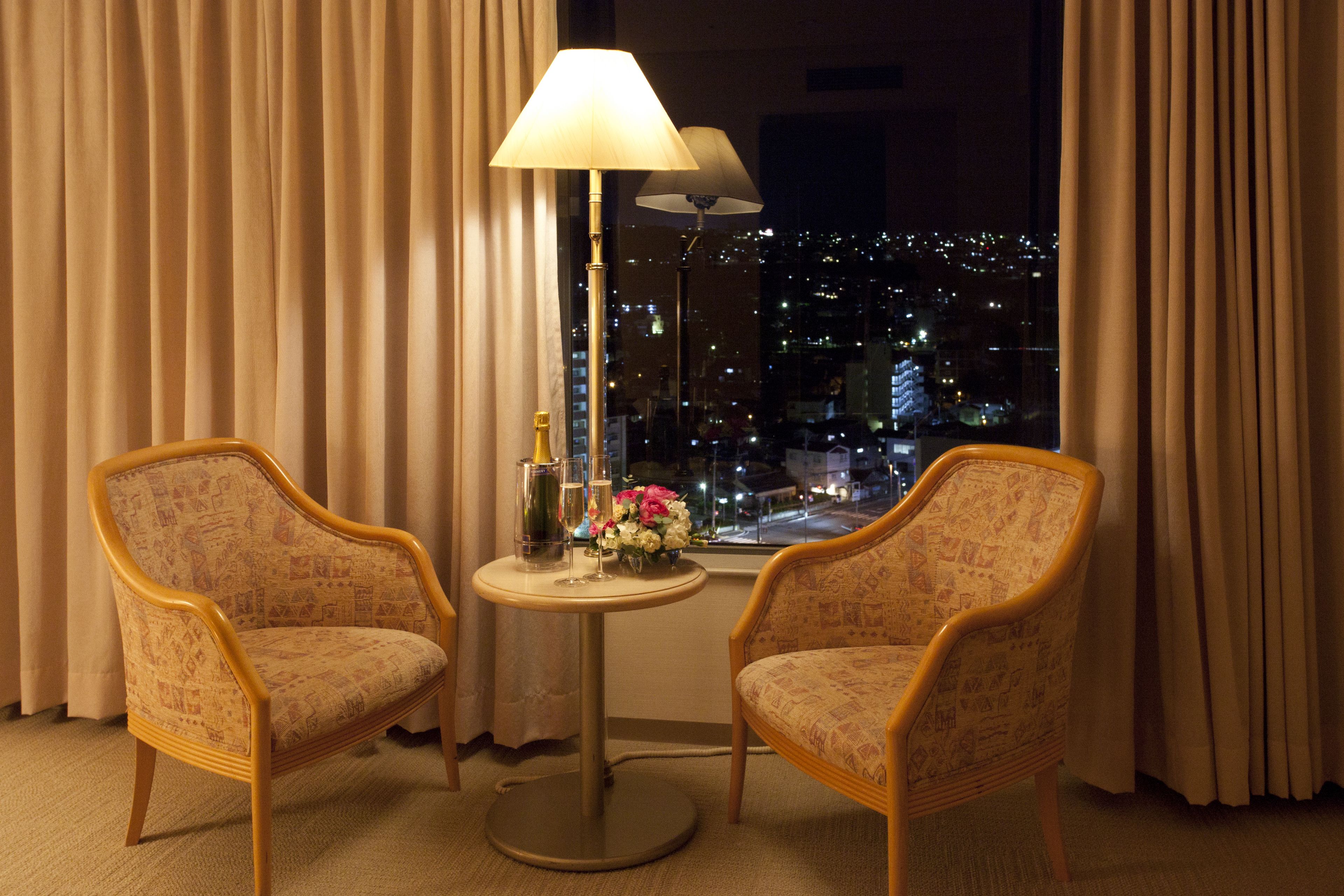 in-room safe, free wifi, bed sheets