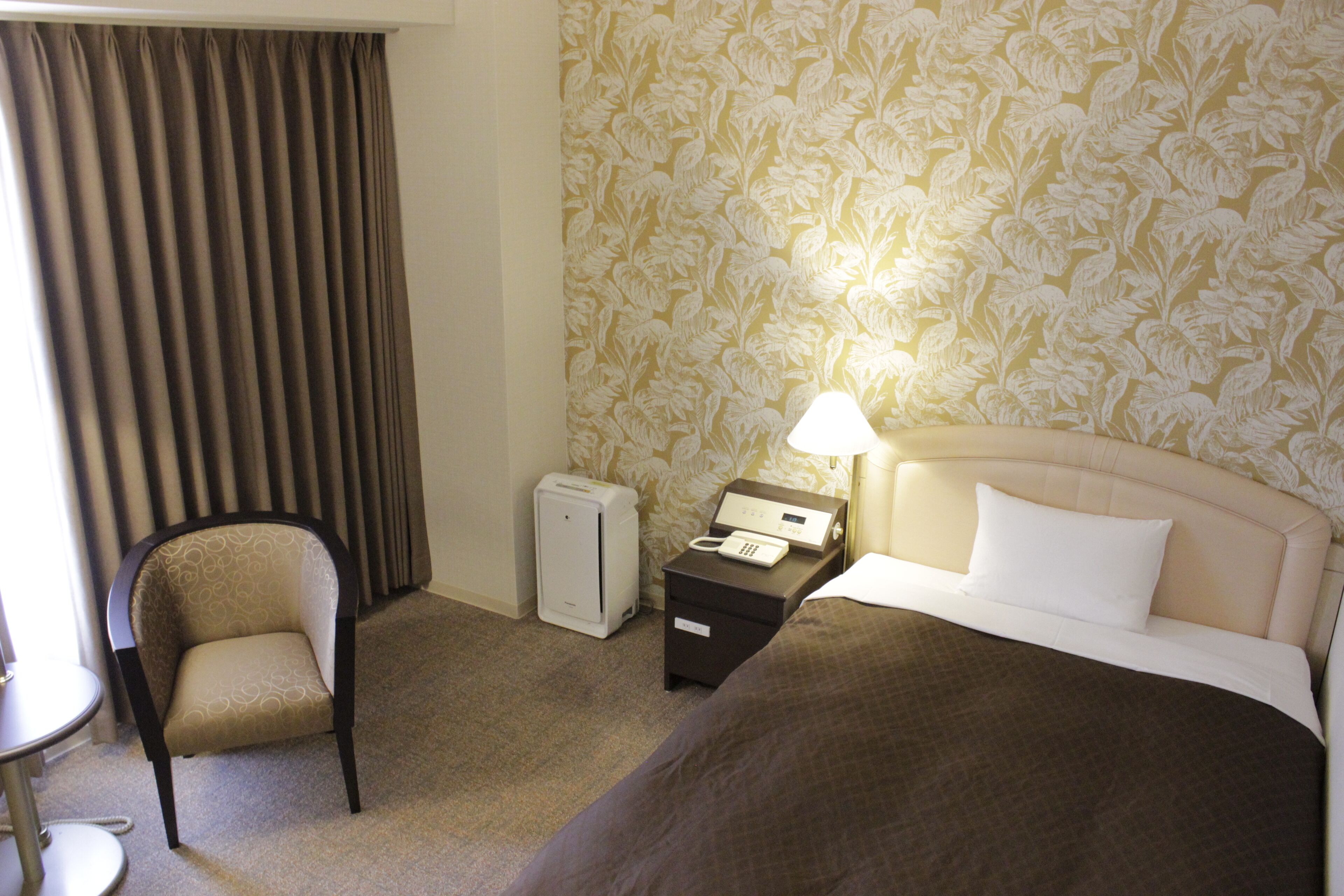 ตู้นิรภัยในห้องพัก, Wi-Fi ฟรี, ผ้าปูที่นอน