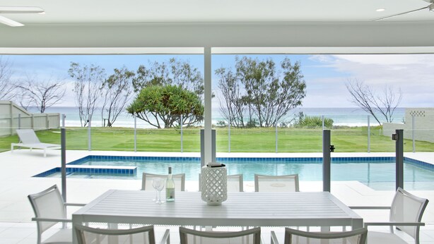 Hus – deluxe, 5 soverom, strandutsikt, ved strandkanten | Terrasse/patio