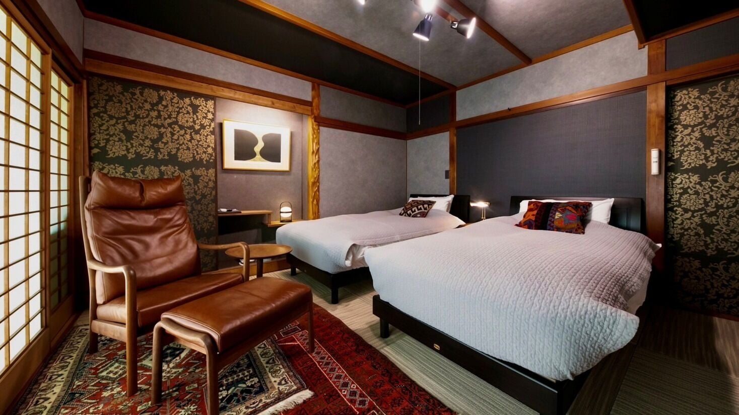 In-room safe, desk, free WiFi