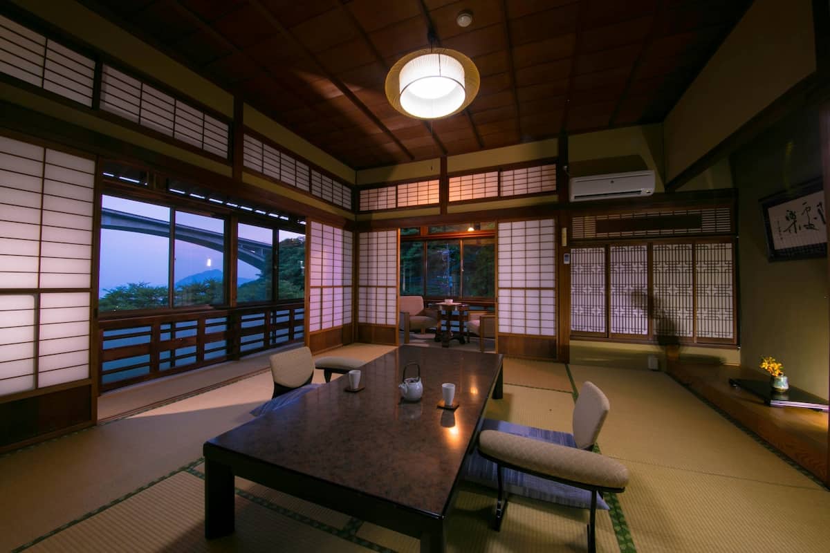 Deluxe-Zimmer (Japanese, air weave + Hot Spring Bath) | Zimmersafe, Schreibtisch, kostenloses WLAN