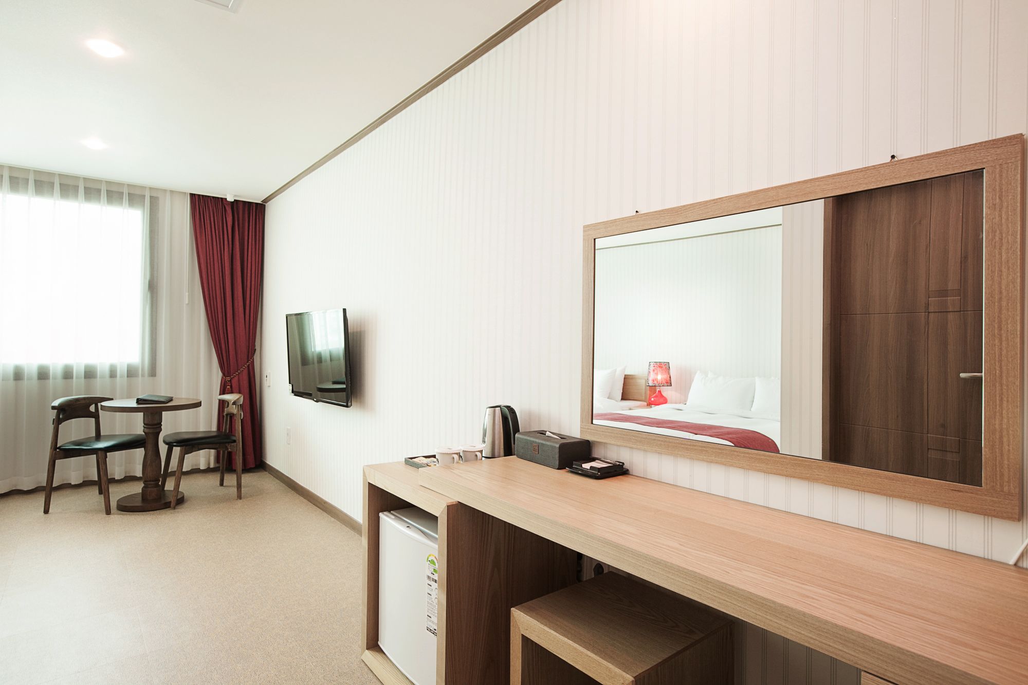 family twin room | desk, soundproofing, free wifi, wheelchair access