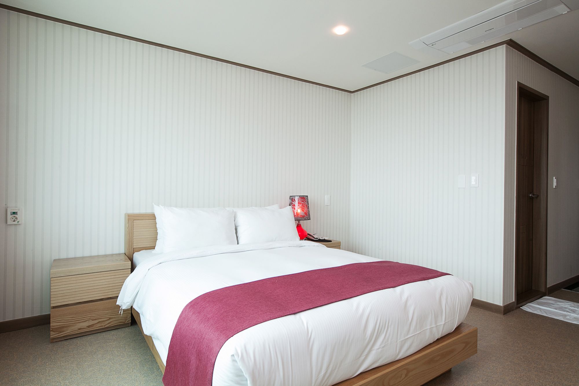 double room | desk, soundproofing, free wifi, wheelchair access