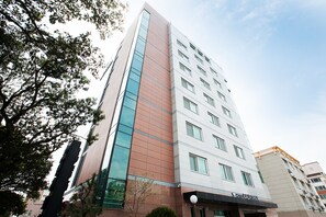 Front of property - Hotel California Jeju (Seogwipo)