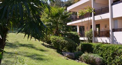 Ruhige, exklusive und charmante Wohnung für bis zu 5 Personen in Strandnähe - WIFI, AC