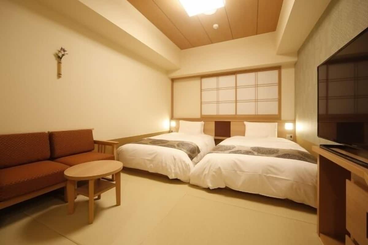 In-room safe, desk, blackout drapes, soundproofing