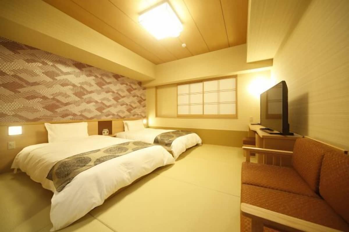 In-room safe, desk, blackout drapes, soundproofing