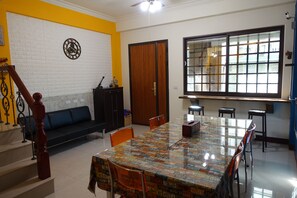 Lobby sitting area - Backpack Home 497 - Hostel (Jinhu)