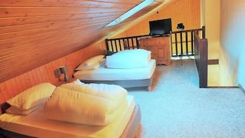 4 bedrooms, iron/ironing board, free WiFi