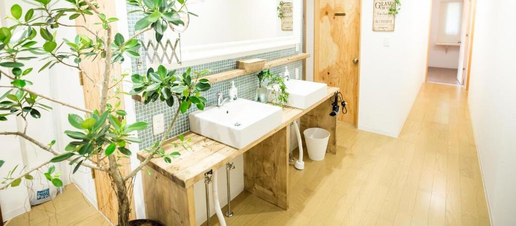 Shower, free toiletries, hair dryer, slippers