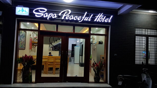 Interior entrance - Sapa Peaceful Hotel (Sa Pa)