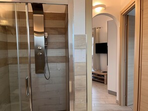 Shower, jetted bath, hair dryer, bidet - Residenza Limpiddu with Pool and Sea View - Bright, all comforts  (Limpiddu)