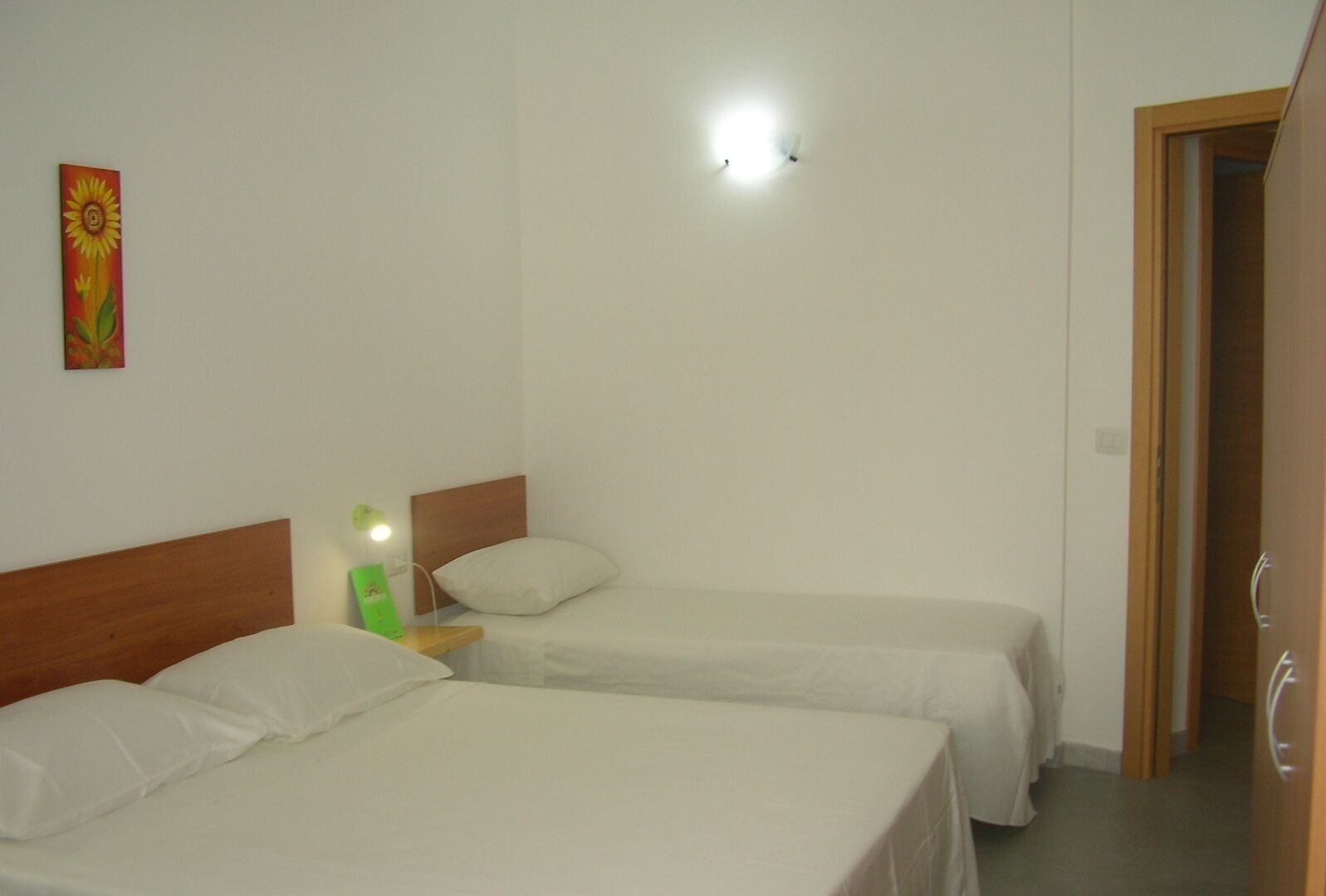 1 chambre, coffres-forts dans les chambres, fer et planche à repasser