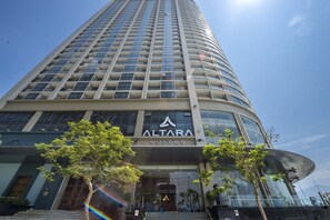 Front of property - Altara Suites Da Nang (Da Nang)