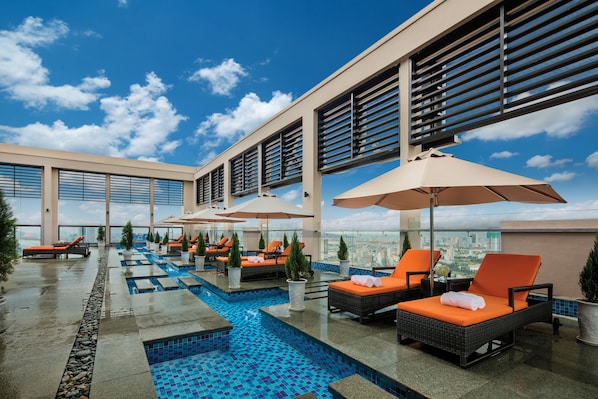 Outdoor pool, open 6:00 AM to 7:00 PM, pool loungers - Altara Suites Da Nang (Da Nang)