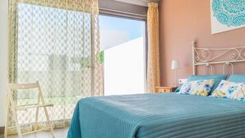 2 bedrooms, desk, iron/ironing board, free WiFi