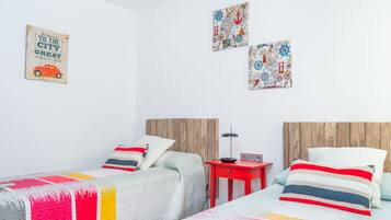 2 bedrooms, desk, iron/ironing board, free WiFi