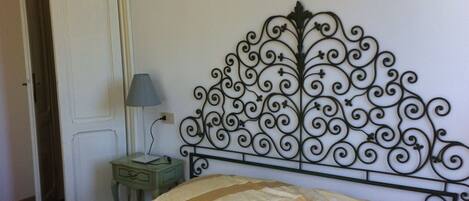 1 habitación, wifi gratis y ropa de cama