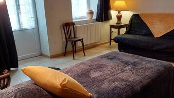 1 chambre, fer et planche Ă repasser, accĂšs Internet, draps fournis