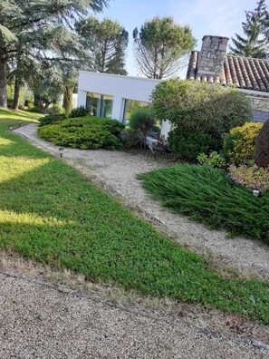 Property grounds - Exceptional little paradise, private park and pool, near Rocamadour, Sarlat...    (Calès)