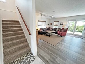 Smart TV, videojuegos, reproductor de DVD y libros 