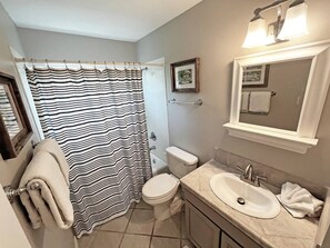 Hair dryer, towels, soap, shampoo - Beautiful, well-appointed three-bedroom beach house 300 yards from the beach. (St Augustine)