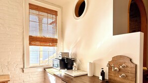 Kaffetrakter/tekoker, kjøleskap, mikrobølgeovn og vannkoker