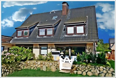 HOLIDAY APARTMENT SYLTER DEICHWIESE / TERRACE IN WESTERLAND / 3-room variant