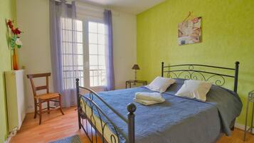 3 slaapkamers, geluiddichte muren, een strijkplank/strijkijzer