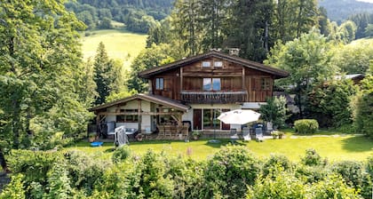  Grand  chalet  sur terrain clos sans vis a vis jacuzzi 5 personnes wifi