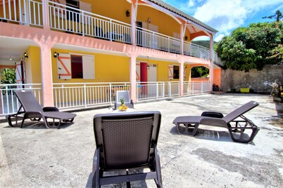 VILLA BOUILLANTE in a pleasant setting