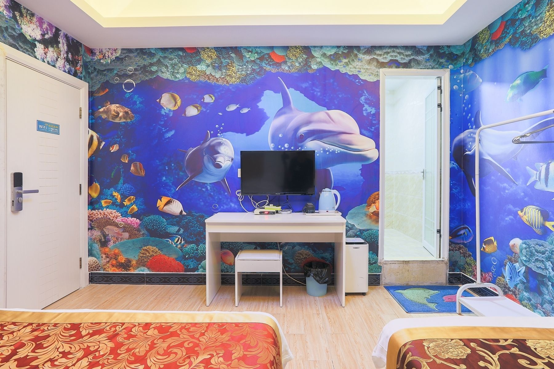 family suite, 1 bedroom, non smoking, kitchenette | blackout curtains, rollaway beds, free wifi