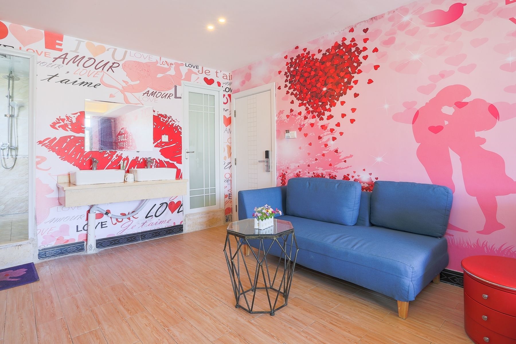 queen room with spa bath( round bed) | blackout curtains, rollaway beds, free wifi