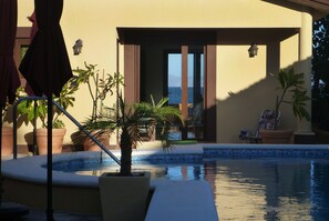 Piscine extérieure, piscine chauffée