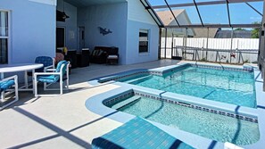 حمّام سباحة خارجي، حمّام سباحة مُدفَّأ