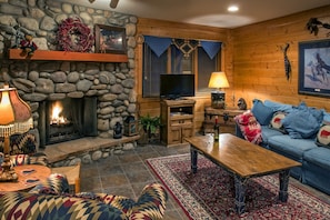 Smart TV, fireplace, DVD player, table tennis
