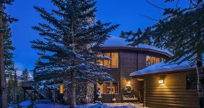 Explore Colorado! VeryPrivate. Peaceful, AlpineLuxury on 3 Acres. 2 MilesToTown