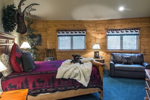 5 bedrooms, desk, iron/ironing board, free WiFi
