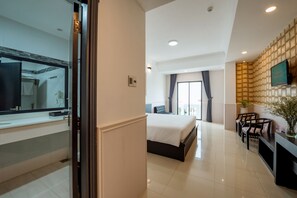 Minibar, Schreibtisch, Verdunkelungsvorhänge, kostenloses WLAN