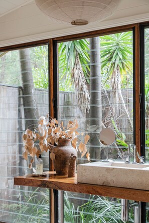 Villa (Boathouse I (Double Shower)) | Baño | Artículos de higiene personal gratuitos, secador de pelo y albornoces