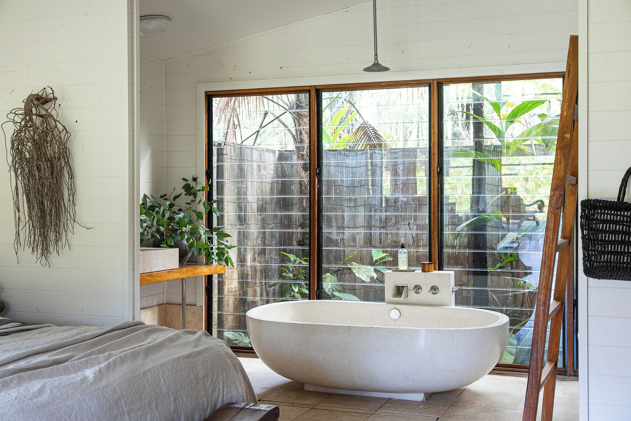 boathouse iv | bathroom | free toiletries, hair dryer, bathrobes, towels