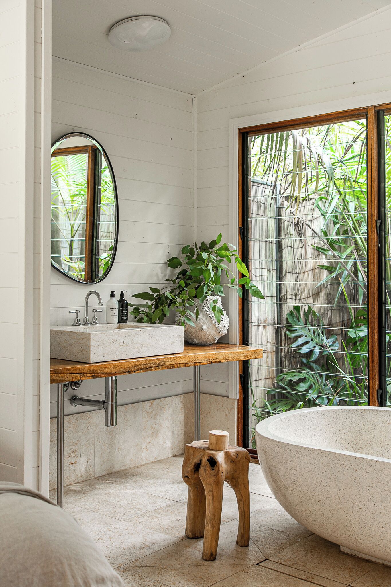 boathouse iii | bathroom | free toiletries, hair dryer, bathrobes, towels