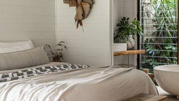 Vila, banheira (Boathouse III) | Ferros/tábuas de passar roupa, Wi-Fi de cortesia, roupa de cama