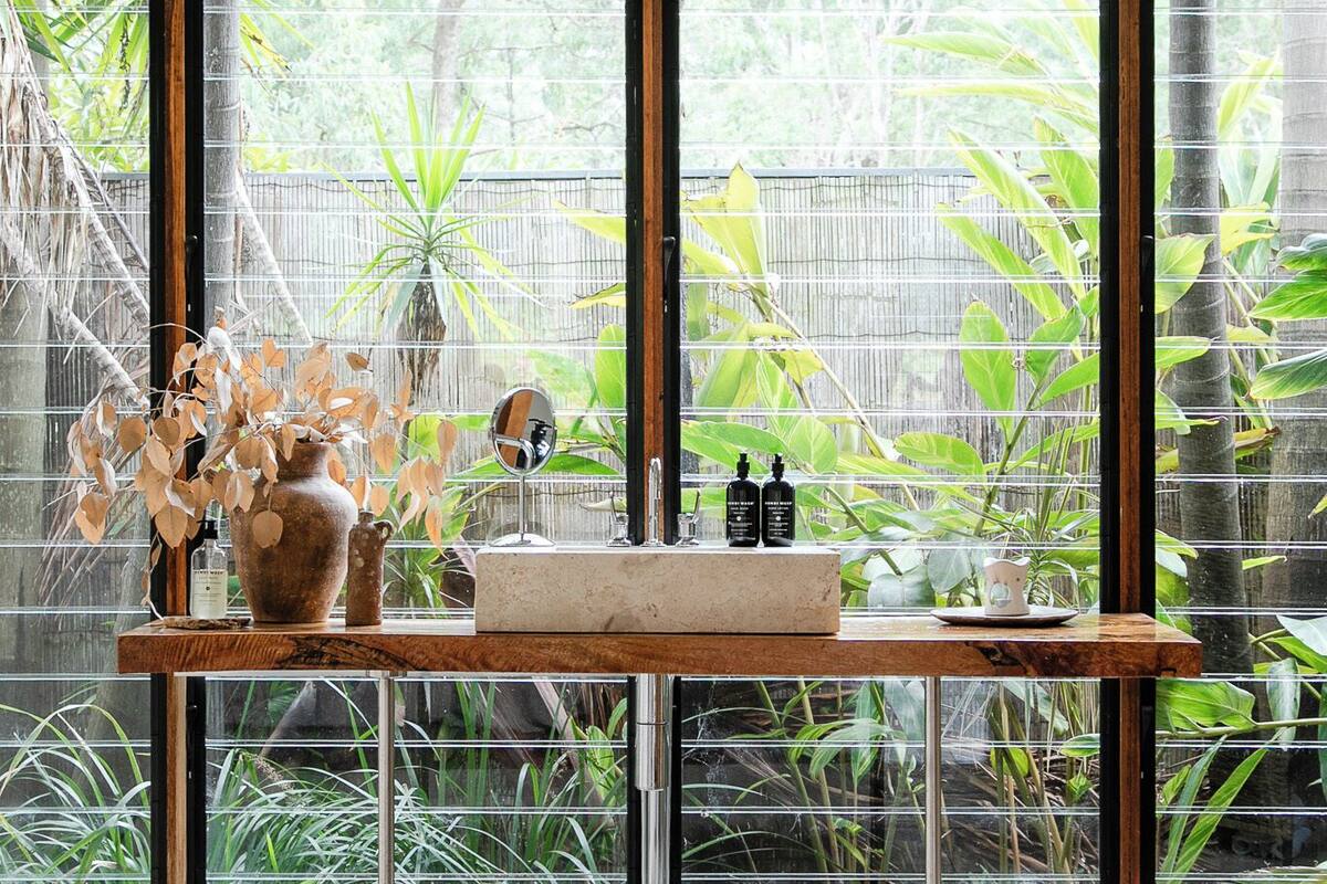 Boathouse (Double Shower) | Bathroom | Free toiletries, hair dryer, bathrobes, towels