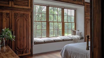 1 habitación, tabla de planchar con plancha, wifi gratis y ropa de cama