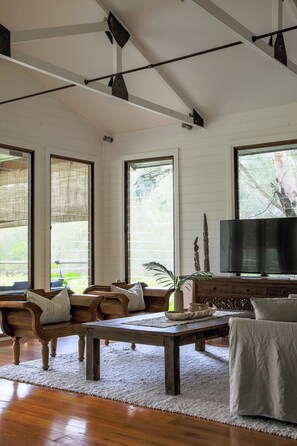 Plasma TV - The Boathouses at Leaves & Fishes (Lovedale)
