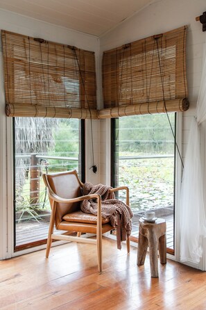 别墅 (Boathouse I (Double Shower)) | 起居区 | 等离子电视